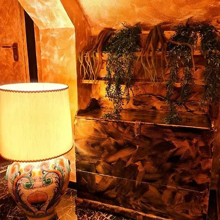 Love hotel Botticelli *