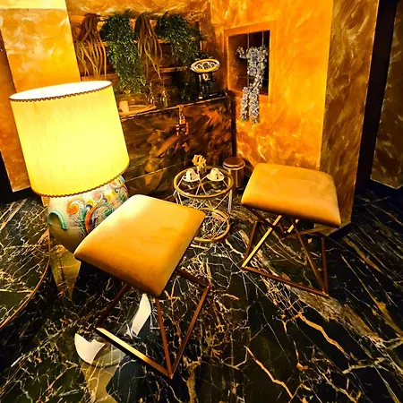 Botticelli Love hotel Albavilla