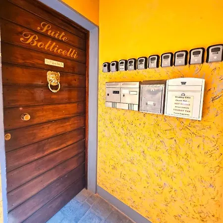 Love hotel Botticelli