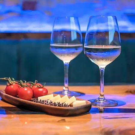 Botticelli Love hotel