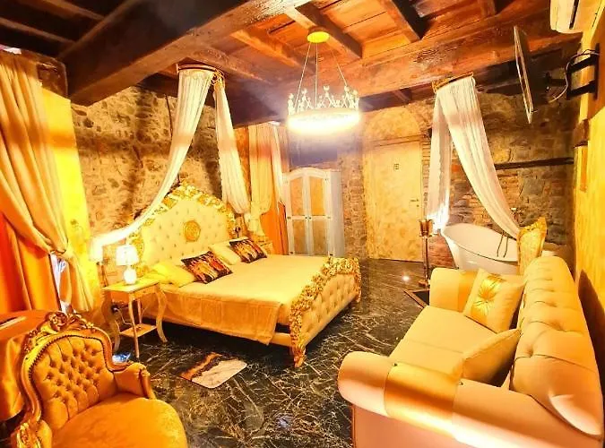 Botticelli Отель для свиданий