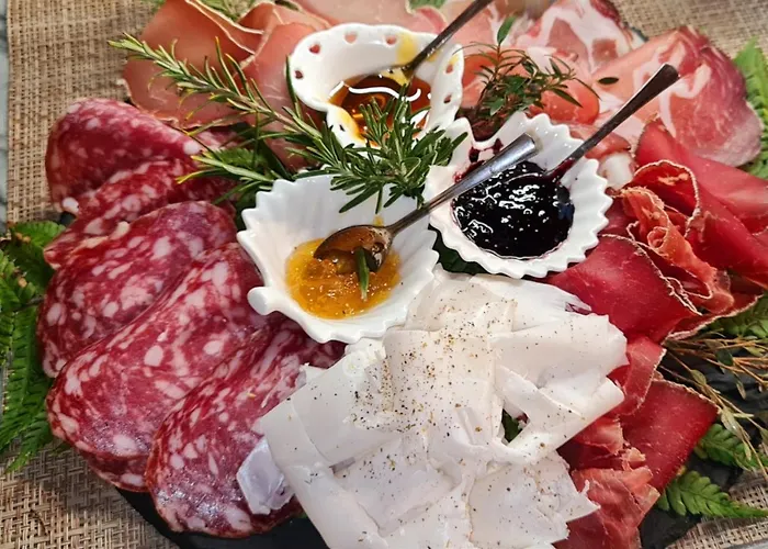 بيت الحب Botticelli *